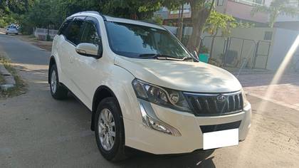 Mahindra XUV500 W10 2WD