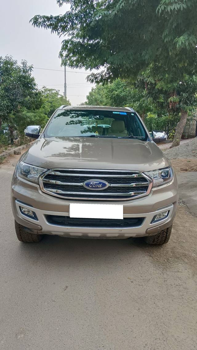 https://images10.gaadi.com/usedcar_image/3675596/original/processed_img2916149__used_car_2916149_1700204808.jpg?imwidth=6402