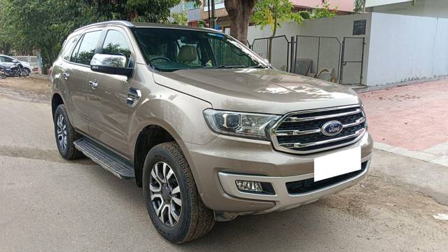 https://images10.gaadi.com/usedcar_image/3675596/original/processed_img2916149__used_car_2916149_1700204817.jpg?imwidth=6400