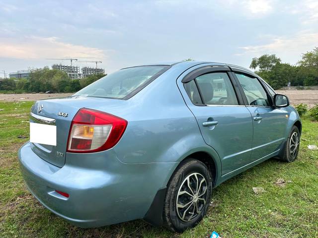 https://images10.gaadi.com/usedcar_image/3675603/original/processed_img2916153__usedcar_img_7776_2916153_1700206913.jpeg?imwidth=6402