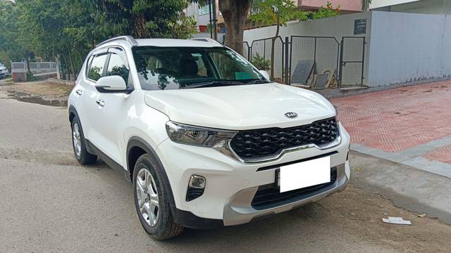 https://images10.gaadi.com/usedcar_image/3675605/original/processed_img2916155__used_car_2916155_1700204999.jpg?imwidth=6400