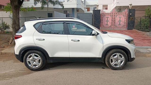 https://images10.gaadi.com/usedcar_image/3675605/original/processed_img2916155__used_car_2916155_1700205067.jpg?imwidth=6401