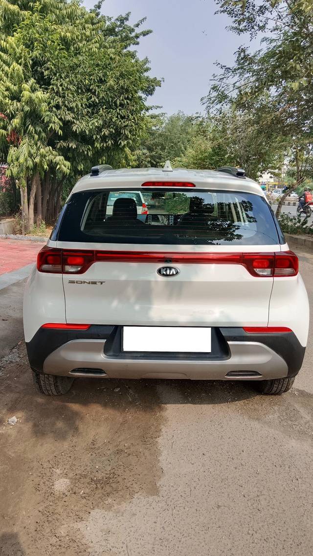 https://images10.gaadi.com/usedcar_image/3675605/original/processed_img2916155__used_car_2916155_1700205185.jpg?imwidth=6402
