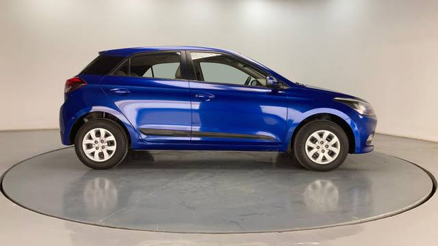https://images10.gaadi.com/usedcar_image/3675621/original/processed_img2916169__usedcar_i3_276591700204916_1700204989.jpg?imwidth=6401