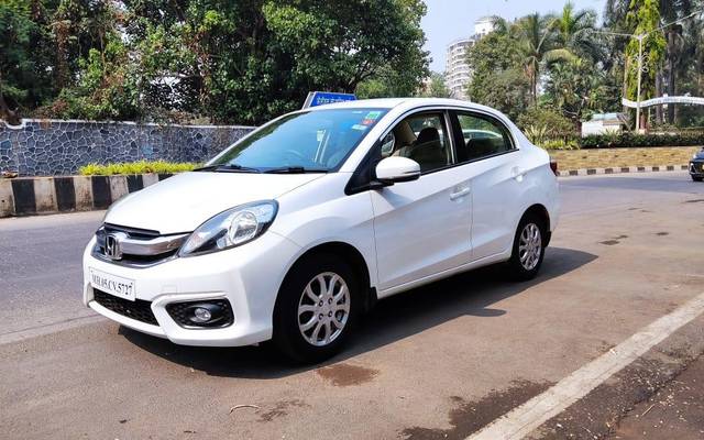 https://images10.gaadi.com/usedcar_image/3675704/original/processed_img2916225__used_car_2916225_1700207656.jpg?imwidth=6401
