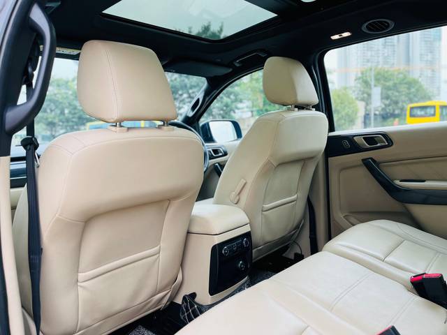 https://images10.gaadi.com/usedcar_image/3675706/original/img2916227__used_car_2916227_1700207881.jpg?imwidth=6401