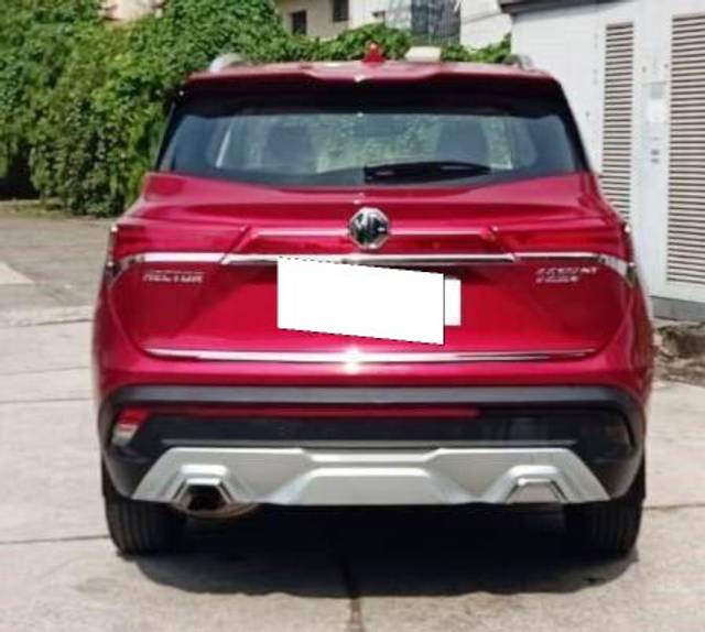 https://images10.gaadi.com/usedcar_image/3675713/original/processed_img2916232__used_car_2916232_1700207914.jpg?imwidth=6402