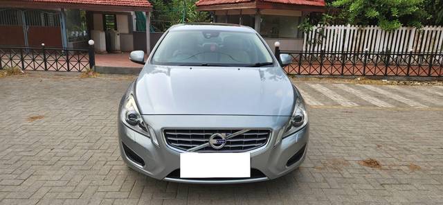 https://images10.gaadi.com/usedcar_image/3675741/original/processed_img2916250__used_car_2916250_1700208582.jpg?imwidth=6400