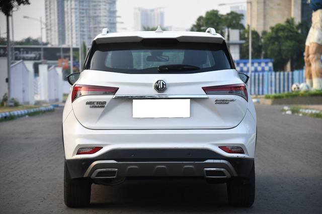 https://images10.gaadi.com/usedcar_image/3675750/original/processed_img2916255__used_car_2916255_1700208769.jpg?imwidth=6402