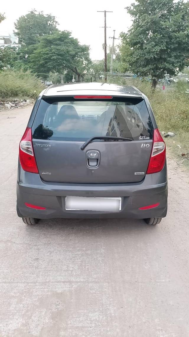 https://images10.gaadi.com/usedcar_image/3675759/original/processed_img2916261__used_car_2916261_1700209067.jpg?imwidth=6402