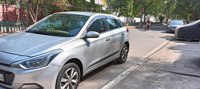 https://images10.gaadi.com/usedcar_image/3675784/original/processed_img2916275__used_car_2916275_1700209523.jpg?imwidth=6400