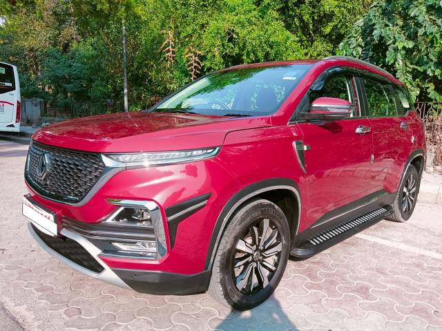 https://images10.gaadi.com/usedcar_image/3675830/original/processed_img2916302__used_car_2916302_1700210398.jpg?imwidth=6400