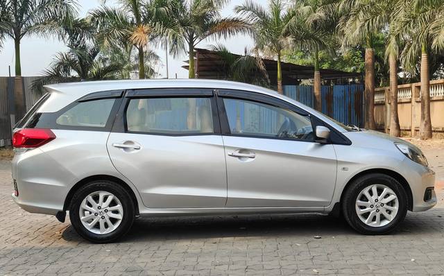 https://images10.gaadi.com/usedcar_image/3675911/original/img2916346__used_car_2916346_1700213257.jpg?imwidth=6401