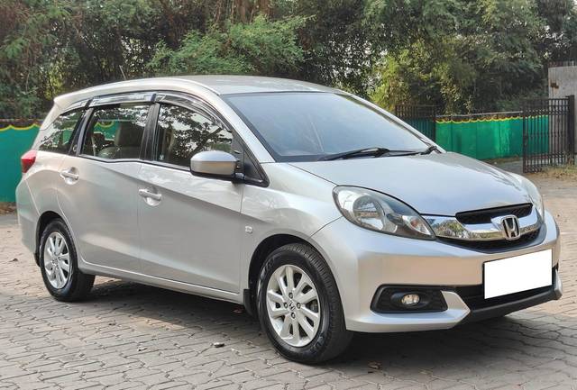 https://images10.gaadi.com/usedcar_image/3675911/original/processed_img2916346__used_car_2916346_1700213253.jpg?imwidth=6400
