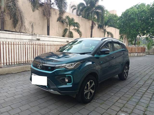 https://images10.gaadi.com/usedcar_image/3675926/original/processed_img2916356__usedcar_whatsappimage2023_11_11at180506_1__2916356_1700213875.jpeg?imwidth=6402