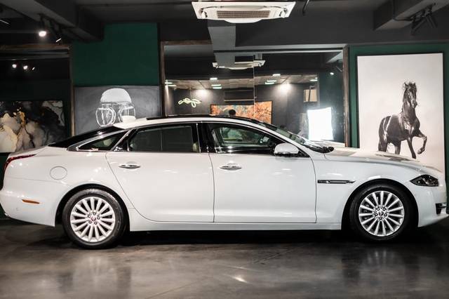 https://images10.gaadi.com/usedcar_image/3675937/original/img2916364__used_car_2916364_1700213825.jpg?imwidth=6401