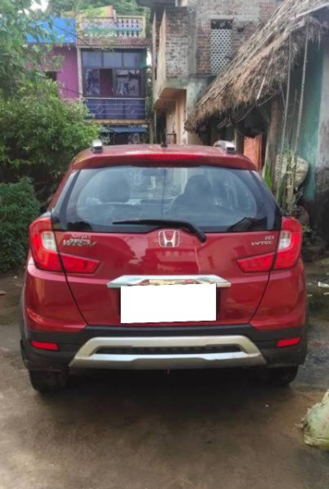 https://images10.gaadi.com/usedcar_image/3675957/original/processed_4ead6cab-2276-40b7-b96a-58875ffd5004.jpeg?imwidth=6402