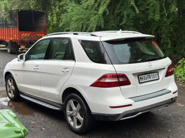 https://images10.gaadi.com/usedcar_image/3675963/original/processed_img2916377__used_car_2916377_1700214742.png?imwidth=6402