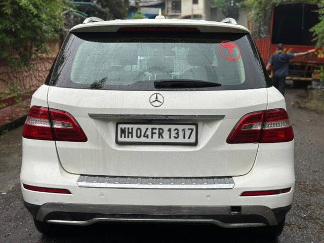 https://images10.gaadi.com/usedcar_image/3675963/original/processed_img2916377__used_car_2916377_1700214756.png?imwidth=6401