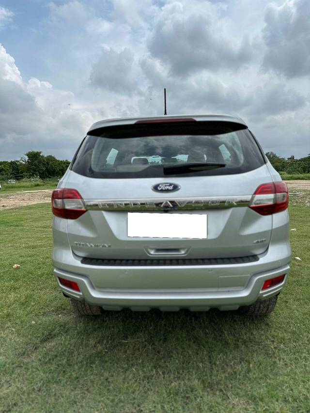 https://images10.gaadi.com/usedcar_image/3675975/original/processed_img2916384__used_car_2916384_1700215128.jpg?imwidth=6402