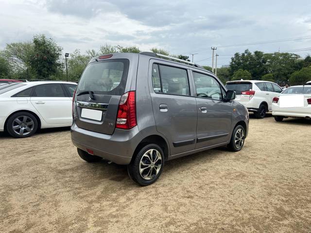 https://images10.gaadi.com/usedcar_image/3675998/original/processed_img2916396__usedcar_img_3694_2021700215727_1700215780.jpg?imwidth=6401