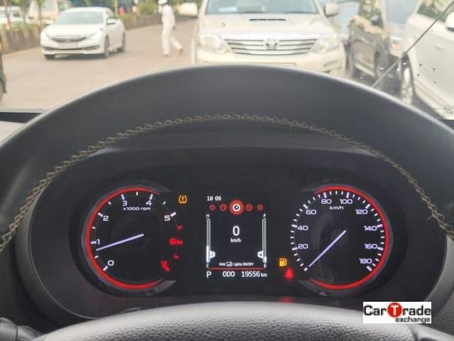 https://images10.gaadi.com/usedcar_image/3676015/original/img2916406__used_car_2916406_1700225894.jpg?imwidth=6402