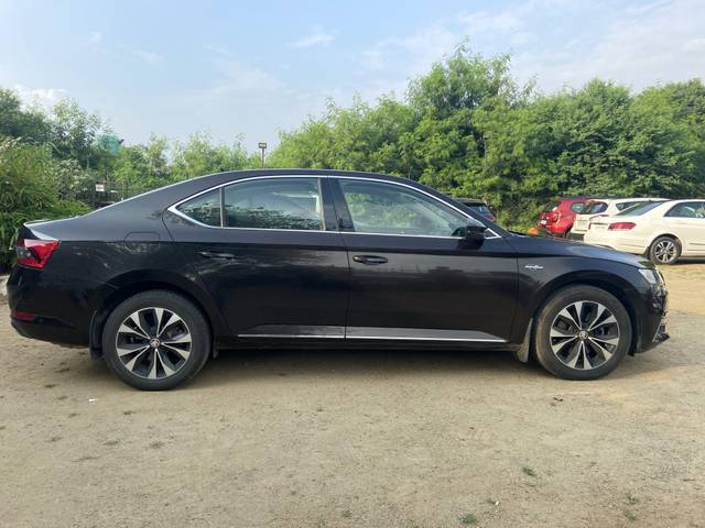 https://images10.gaadi.com/usedcar_image/3676017/original/processed_img2916407__usedcar_img_5338_2021700216177_1700216231.jpg?imwidth=6401
