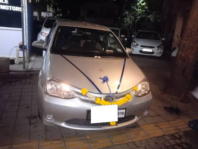 https://images10.gaadi.com/usedcar_image/3676049/original/processed_2ec19a26-8123-4427-8512-205c306f52eb.jpg?imwidth=6401