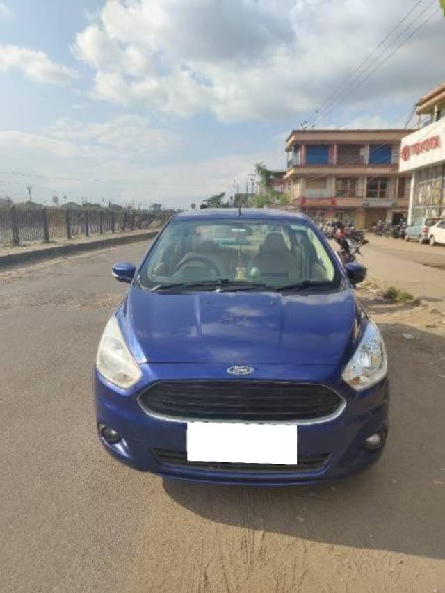 https://images10.gaadi.com/usedcar_image/3676062/original/processed_60ff7d4e-3eaa-4fb7-a9e5-1845e71b8441.jpg?imwidth=6400