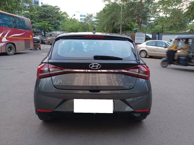 https://images10.gaadi.com/usedcar_image/3676129/original/processed_img2916471__usedcar_fca9d224_d0a4_437c_92e8_93452fe891c7_1541700218722_1700218780.jpg?imwidth=6402