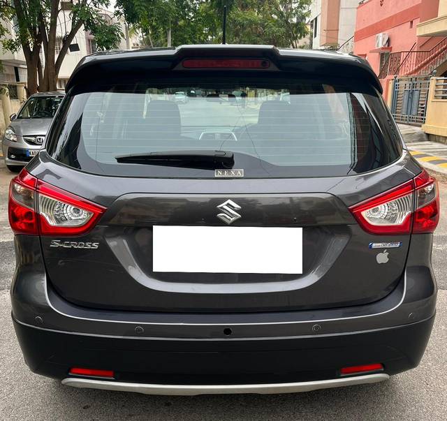 https://images10.gaadi.com/usedcar_image/3676134/original/processed_img2916474__used_car_2916474_1700218998.jpg?imwidth=6402