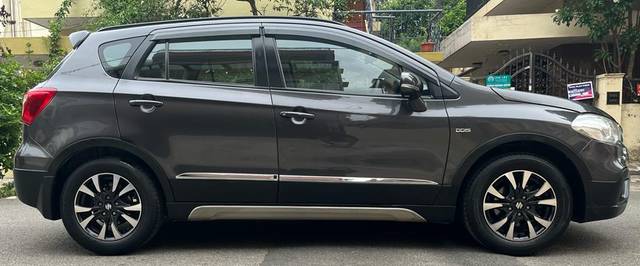https://images10.gaadi.com/usedcar_image/3676134/original/processed_img2916474__used_car_2916474_1700219001.jpg?imwidth=6401