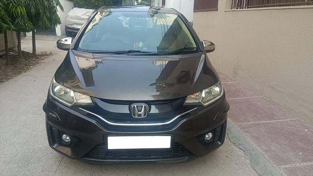 https://images10.gaadi.com/usedcar_image/3676170/original/img2916493__used_car_2916493_1700223191.jpg?imwidth=6402