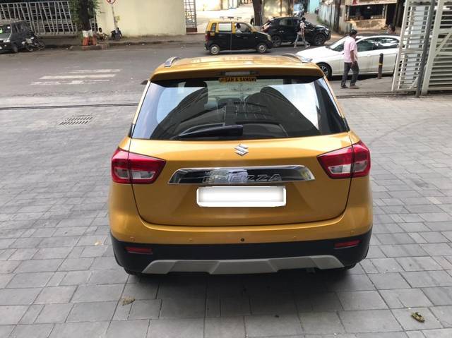 https://images10.gaadi.com/usedcar_image/3676183/original/processed_img2916504__usedcar_img_20231006_wa0064_1301700219309_1700219333.jpg?imwidth=6401