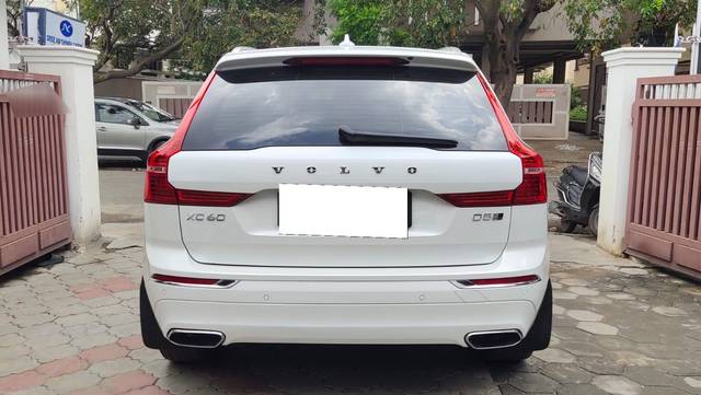 https://images10.gaadi.com/usedcar_image/3676210/original/processed_img2916519__usedcar_22_2916519_1700654055.jpeg?imwidth=6402