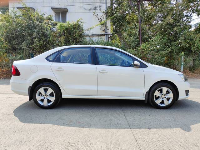 https://images10.gaadi.com/usedcar_image/3676284/original/img2916567__used_car_2916567_1700223993.jpg?imwidth=6401