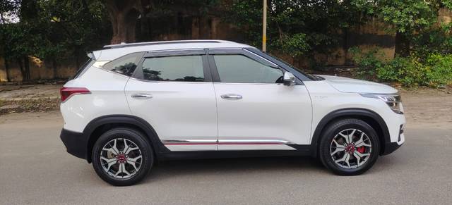 https://images10.gaadi.com/usedcar_image/3676296/original/img2916574__used_car_2916574_1700224331.jpg?imwidth=6401