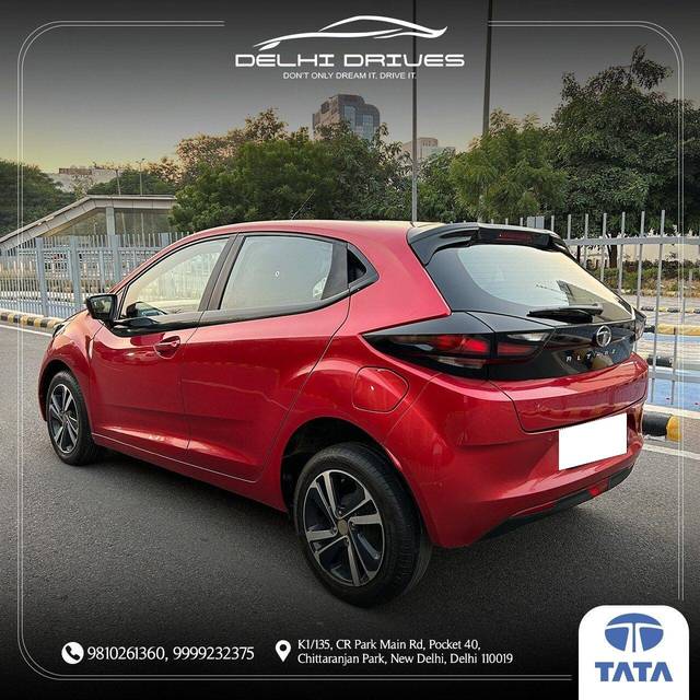 https://images10.gaadi.com/usedcar_image/3676297/original/processed_img2916575__used_car_2916575_1700224311.jpg?imwidth=6401