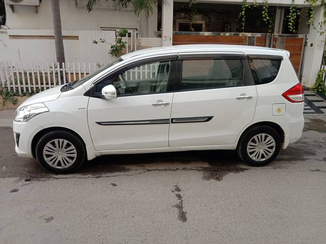 https://images10.gaadi.com/usedcar_image/3676445/original/img2916661__used_car_2916661_1700227786.jpg?imwidth=6402