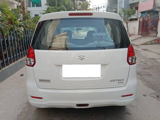 https://images10.gaadi.com/usedcar_image/3676445/original/processed_img2916661__used_car_2916661_1700227788.jpg?imwidth=6401