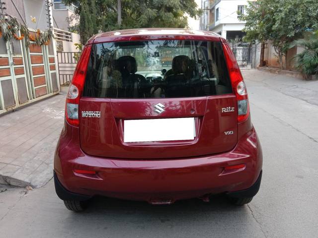 https://images10.gaadi.com/usedcar_image/3676464/original/processed_img2916673__used_car_2916673_1700228199.jpg?imwidth=6402