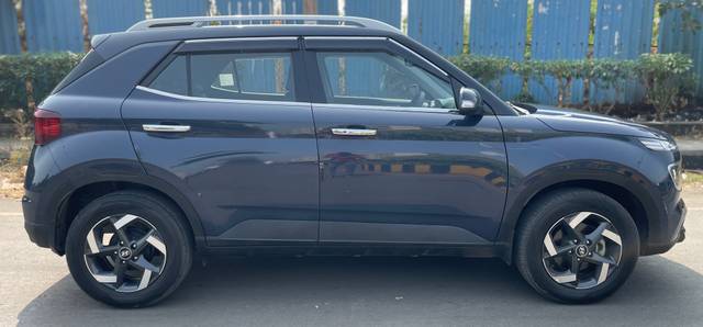 https://images10.gaadi.com/usedcar_image/3676469/original/img2916675__usedcar_img_4743_2916675_1700228542.jpeg?imwidth=6401