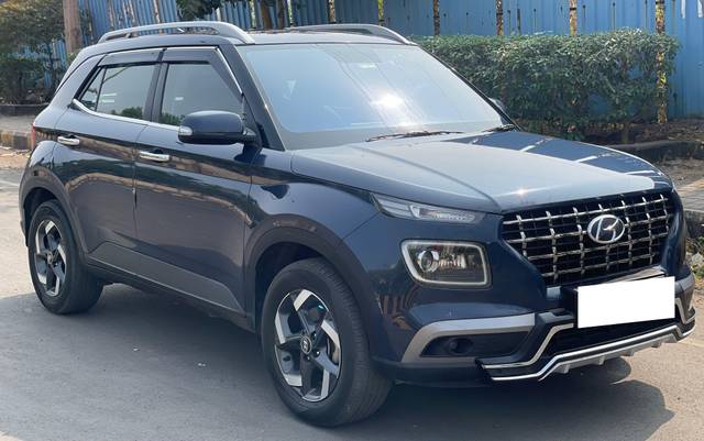 https://images10.gaadi.com/usedcar_image/3676469/original/processed_img2916675__usedcar_img_4742_2916675_1700228496.jpeg?imwidth=6400