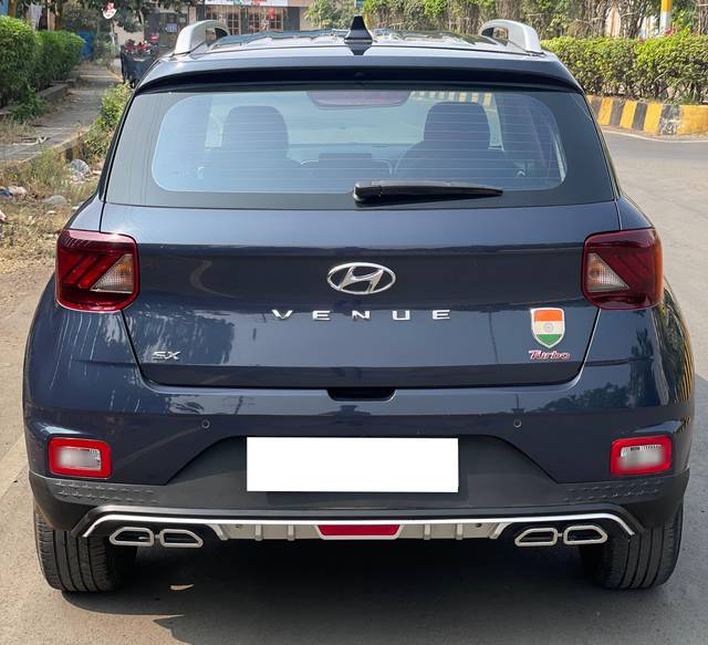 https://images10.gaadi.com/usedcar_image/3676469/original/processed_img2916675__usedcar_img_4745_2916675_1700228547.jpeg?imwidth=6402