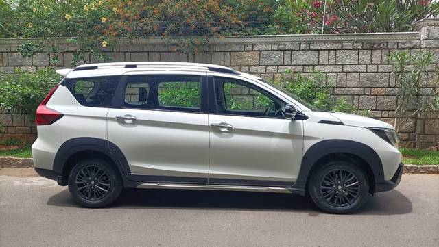 https://images10.gaadi.com/usedcar_image/3676527/original/img2916689__usedcar_3_5701700231925_1700231942.jpeg?imwidth=6401