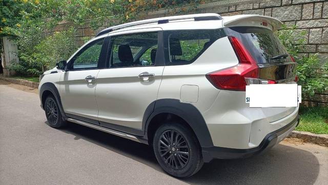https://images10.gaadi.com/usedcar_image/3676527/original/processed_img2916689__usedcar_13_5701700231925_1700231943.jpeg?imwidth=6402