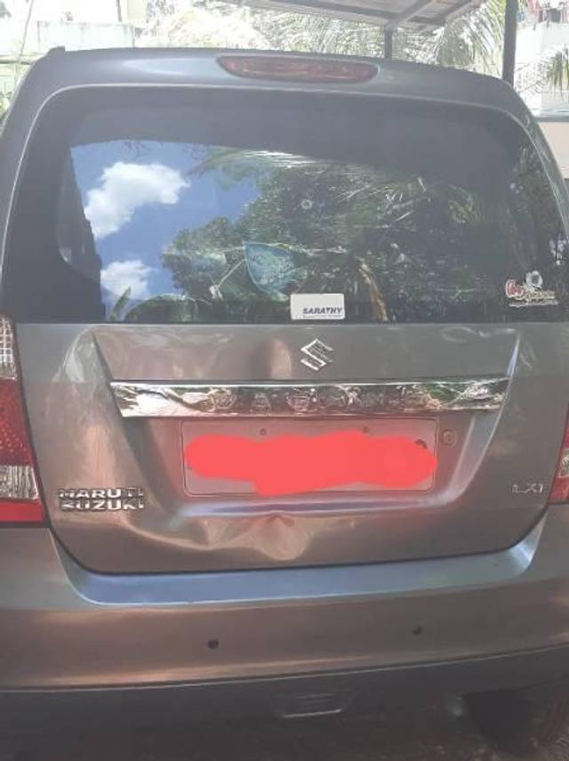 https://images10.gaadi.com/usedcar_image/3676544/original/processed_145bbde9-ee36-41fe-a8d2-287c3b9e761c.jpg?imwidth=6401