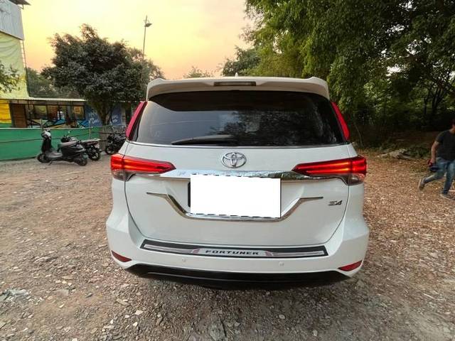 https://images10.gaadi.com/usedcar_image/3676551/original/processed_7b66d333-e3bb-40a6-9ae2-3a9e53e8c70a.jpg?imwidth=6402