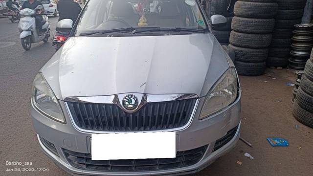 https://images10.gaadi.com/usedcar_image/3676555/original/processed_d95d1153-a238-4f75-b989-860d3bbf763b.jpeg?imwidth=6400
