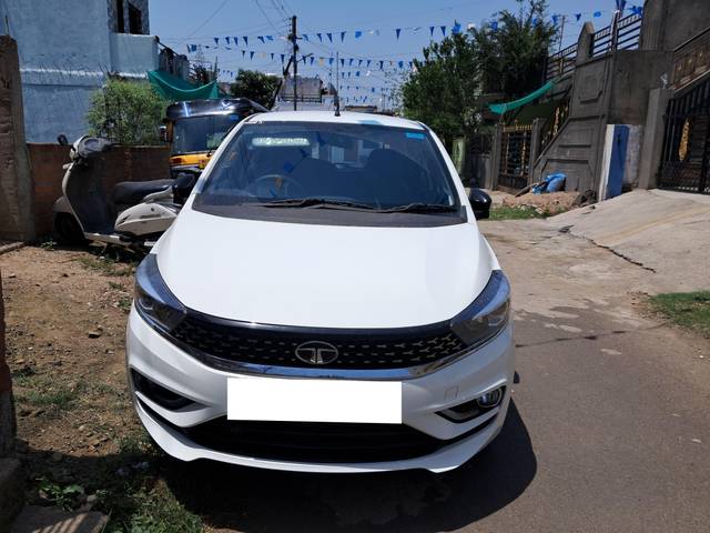 https://images10.gaadi.com/usedcar_image/3676831/original/processed_78aa8cf1-0a74-4d67-b478-8d329c84445c.jpg?imwidth=6400